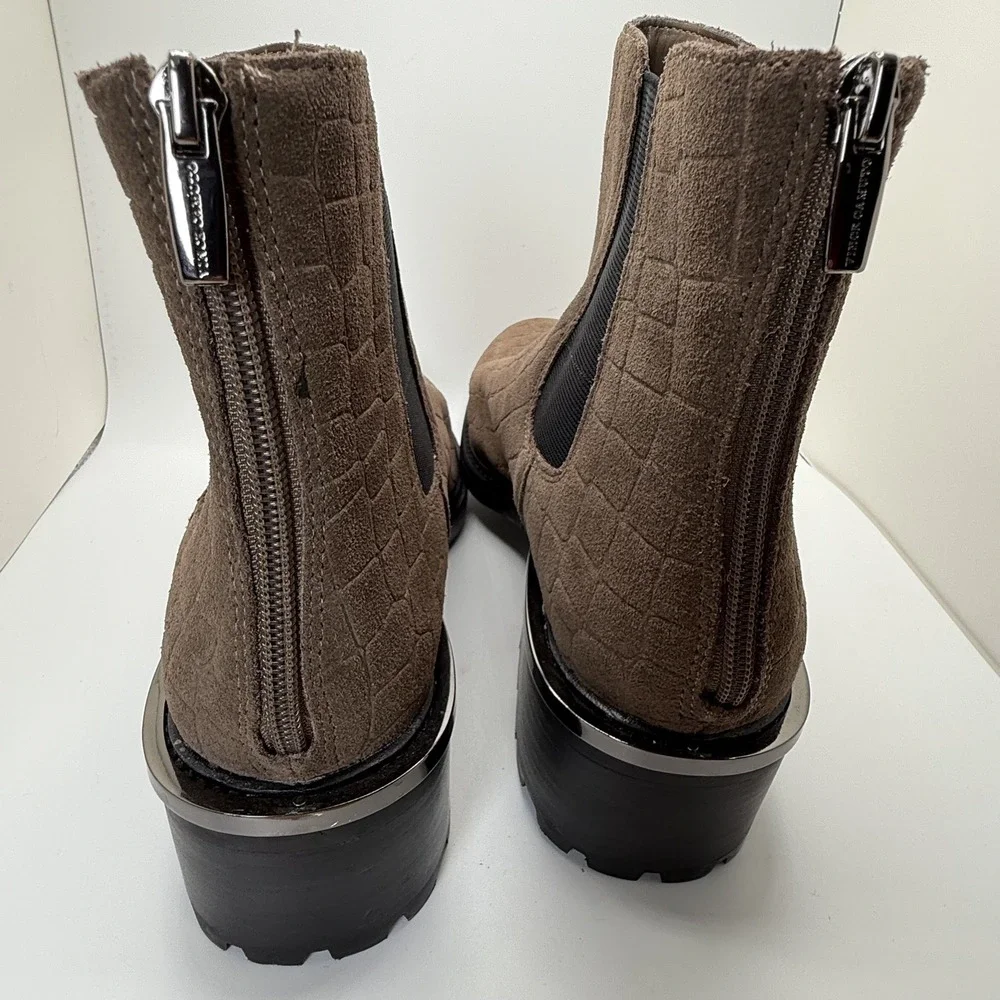 Vince‎ Camuto Kelivena Chelsea Boots in Sable Croc Suede Size 10